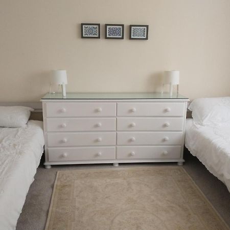 Spacious 2-Bed Apartment In Ruthin Exterior photo