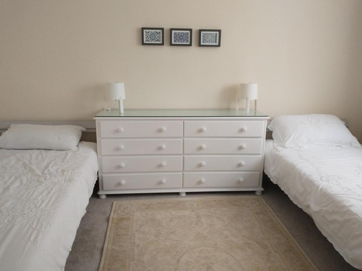 Spacious 2-Bed Apartment In Ruthin Exterior photo